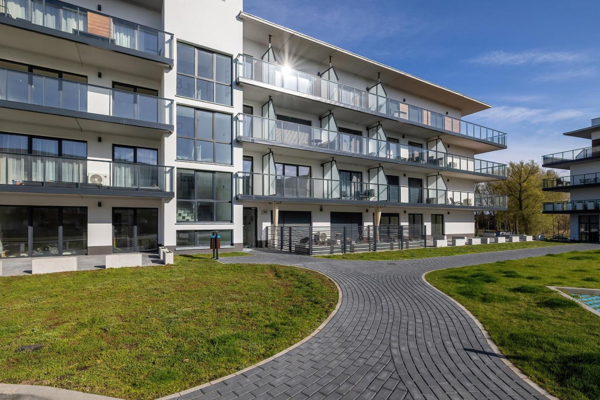 Wellness & Spa Resort Dziwnow Riverfront Apartments With Parking By Noclegi Renters エクステリア 写真