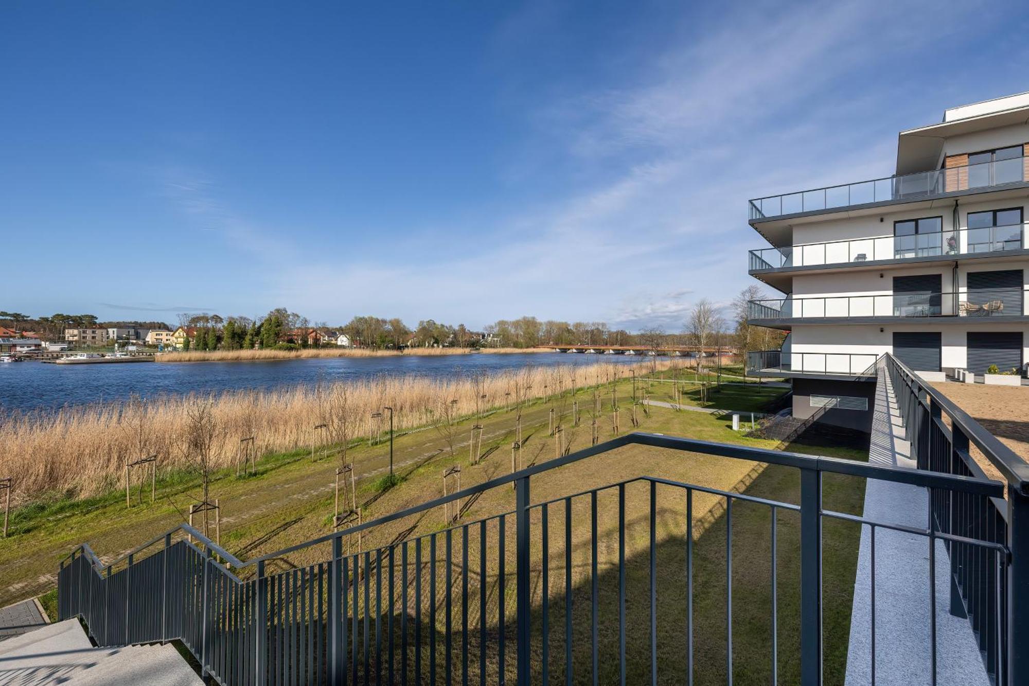 Wellness & Spa Resort Dziwnow Riverfront Apartments With Parking By Noclegi Renters エクステリア 写真
